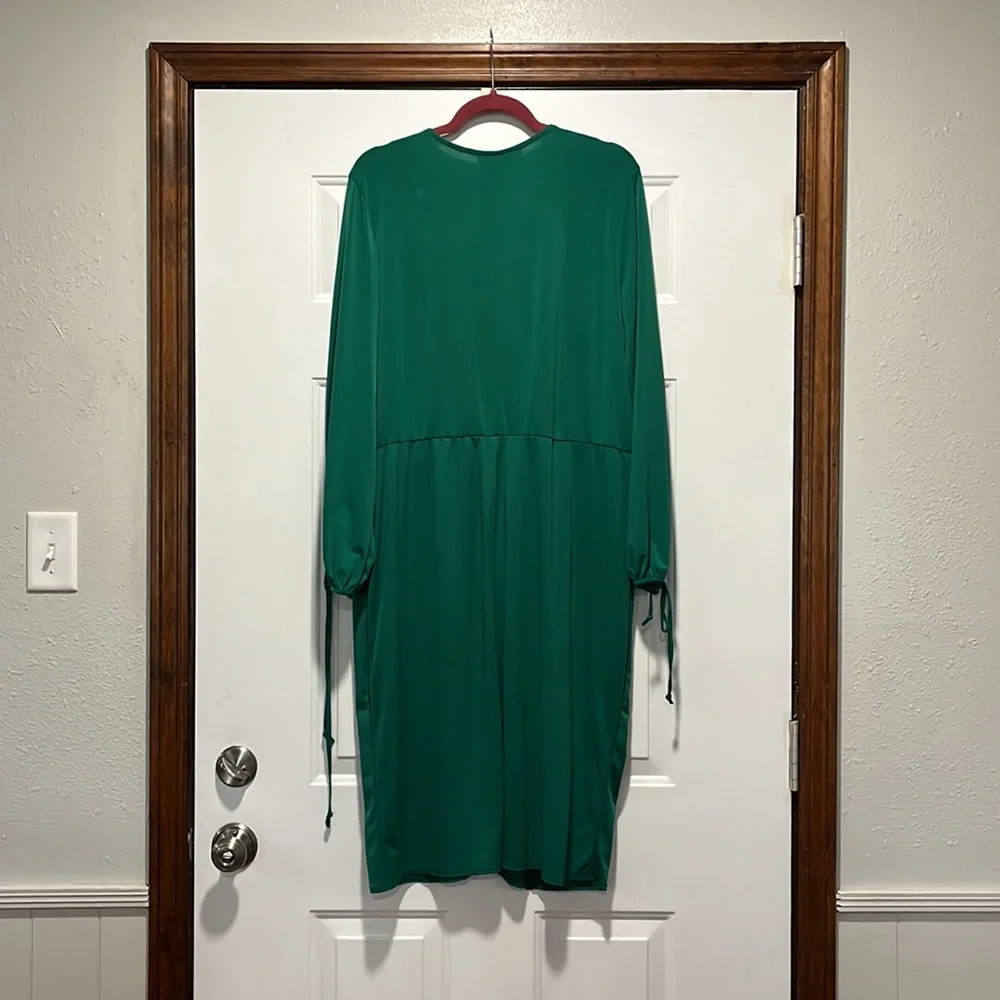 NWT Ashley Stewart Kelly GREEN Long sleeve V neck MIDI dress - Picture 11 of 11
